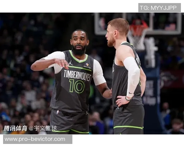 森林狼新赛季备战热情高涨爱德华兹迪文里德训练照展笑颜